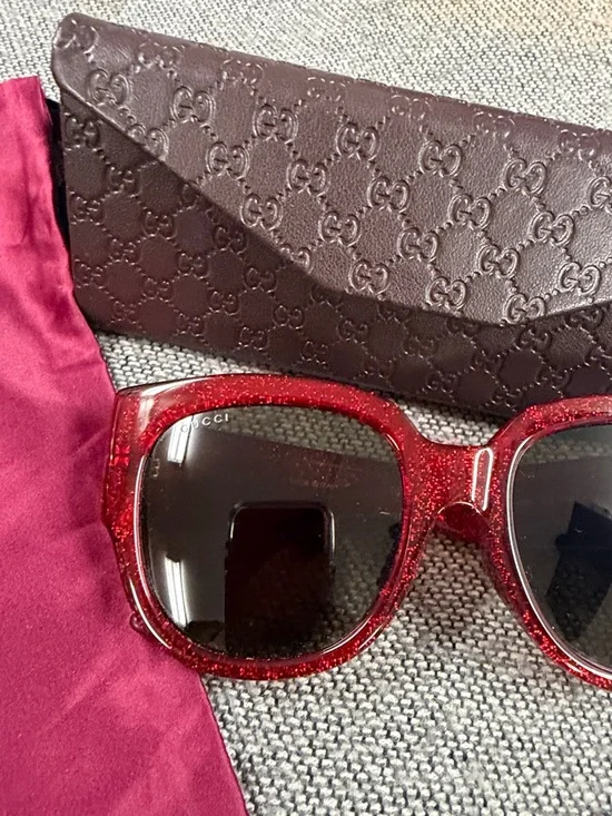 Gucci Red Glitter Oversized Women's Sunglasses - Picture 2 of 6